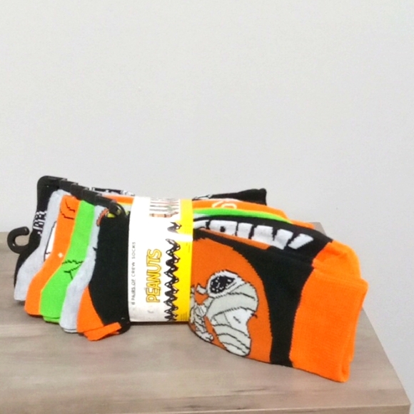 Peanuts Other - Peanuts 6 Pairs Crew Sox New